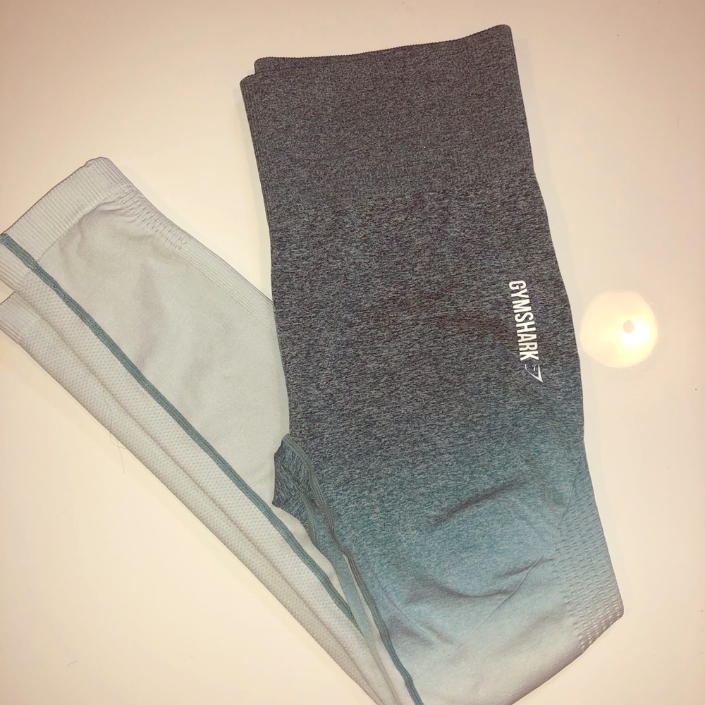 Ombré gym shark leggings